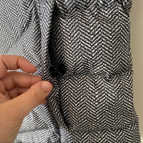 Lands' End Black and White Chevron Puffer Vest - Picture 9 of 9